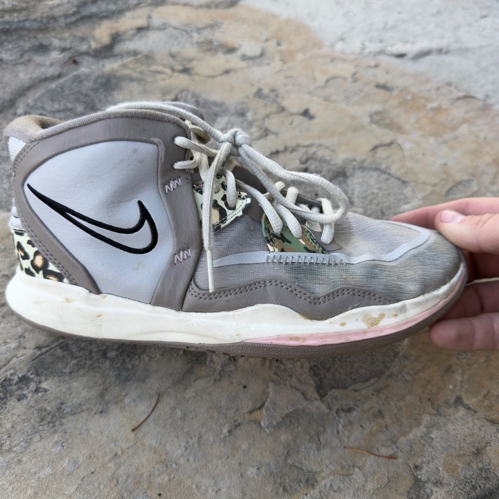 Nike Kyrie Infinity Leopard Camo Boys Size 5Y DD0334-006 - Picture 4 of 9